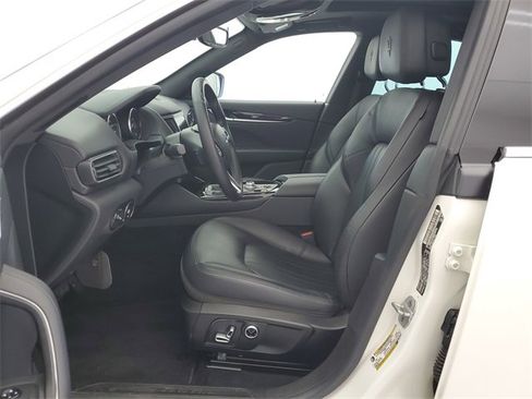 Used 2022 Maserati Levante GT image 19