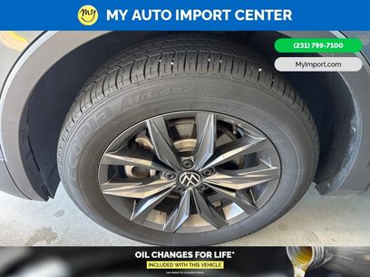 Used 2023 Volkswagen Tiguan SE w/ Panoramic Sunroof Package