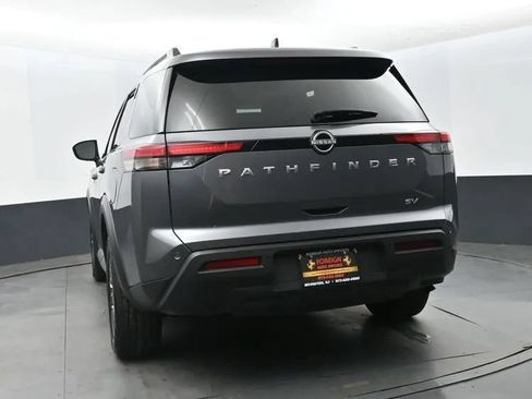 Used 2024 Nissan Pathfinder SV FWD image 8