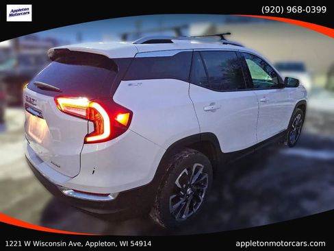 Used 2022 GMC Terrain SLT w/ Infotainment Package II image 7