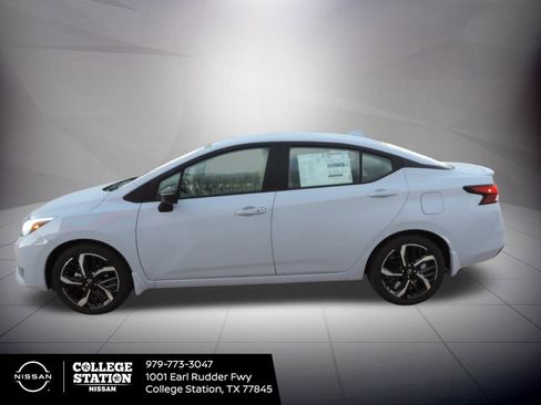 New 2025 Nissan Versa SR w/ Trunk Package image 7