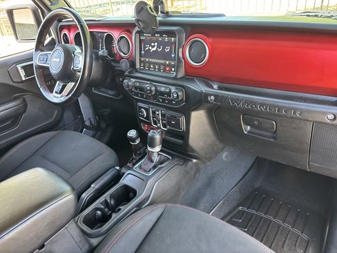 Used 2020 Jeep Wrangler Unlimited Rubicon AWD/4WD image 10