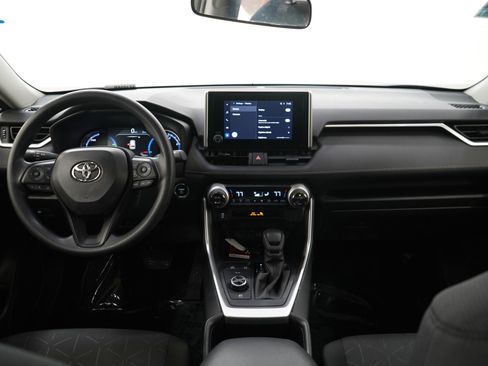 Used 2025 Toyota RAV4 XLE AWD/4WD image 13