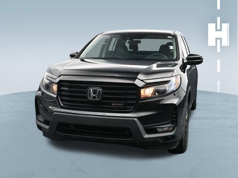 Used 2023 Honda Ridgeline Sport image 2
