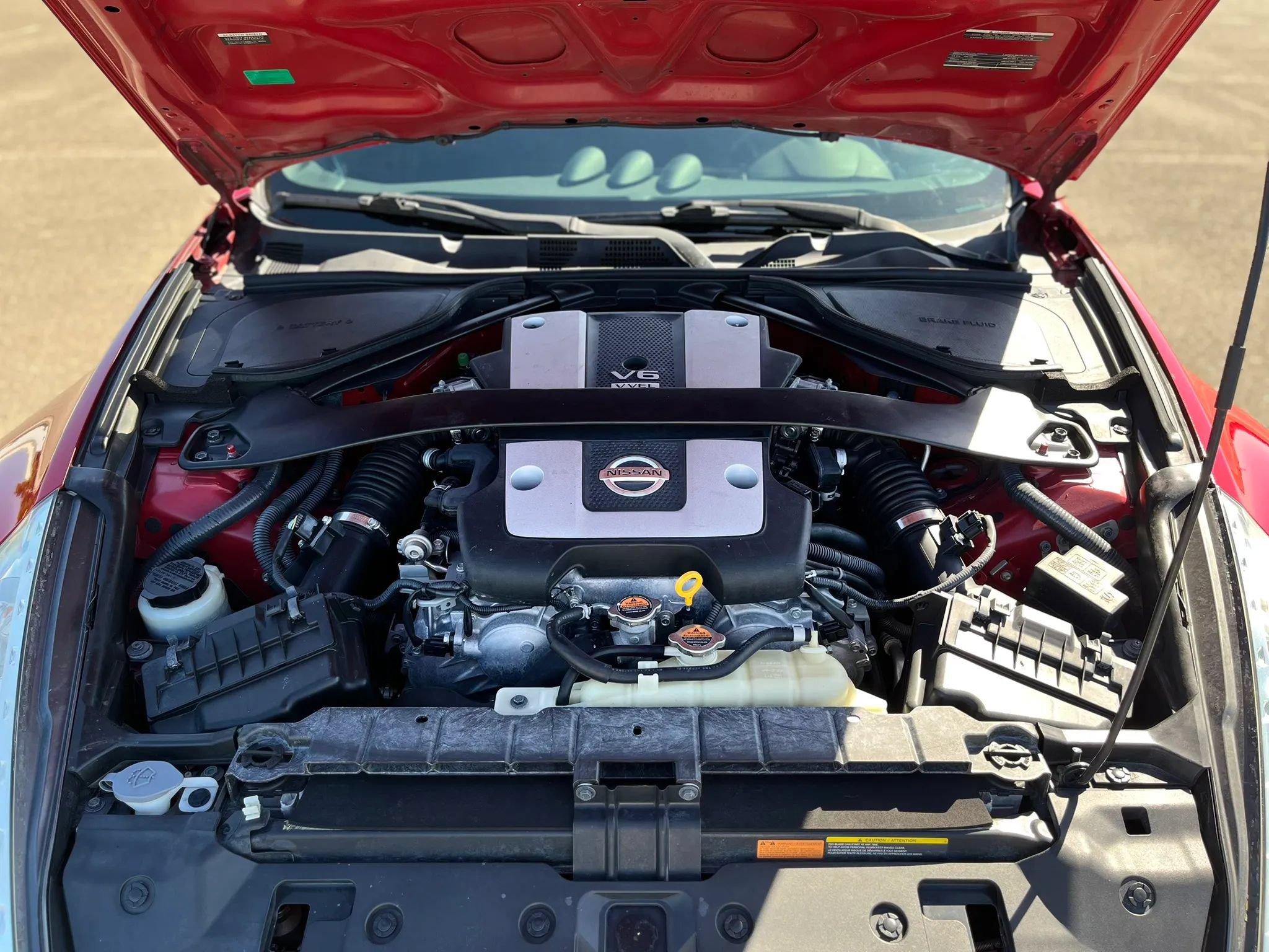 Used 2015 Nissan 370Z Coupe RWD image 17