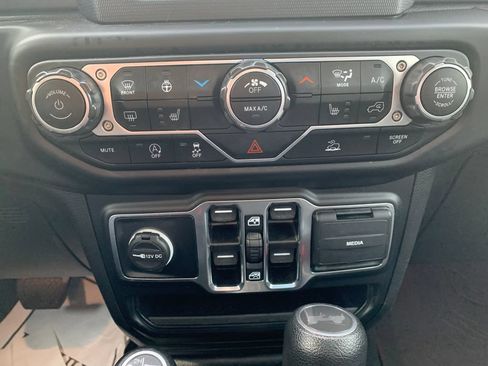 Used 2023 Jeep Wrangler Unlimited Sport AWD/4WD image 27