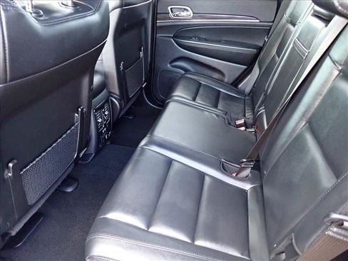 Used 2019 Jeep Grand Cherokee Limited w/ Trailer Tow Group IV AWD/4WD image 10