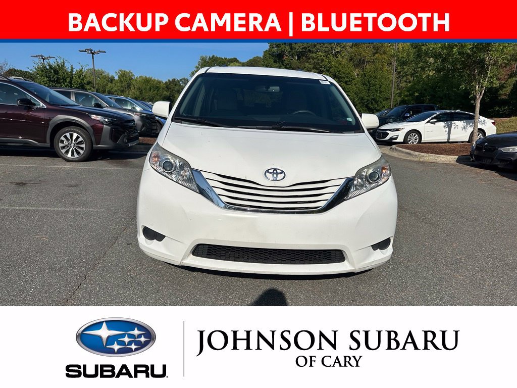 Used 2015 Toyota Sienna LE FWD image 2
