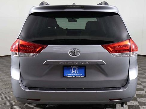 Used 2011 Toyota Sienna LE w/ Towing Pkg FWD image 9