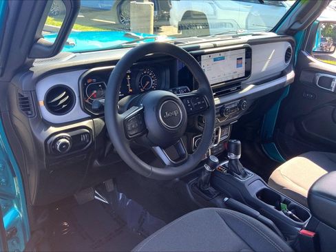 Used 2024 Jeep Wrangler Unlimited Sport AWD/4WD image 17