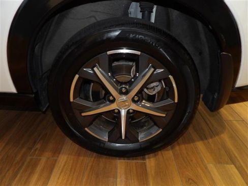 Used 2023 Honda HR-V EX-L image 9