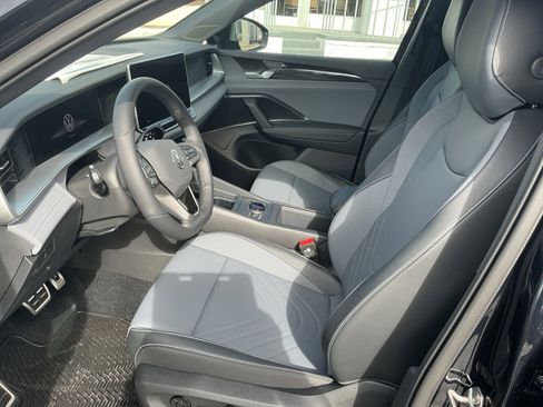 New 2026 Volkswagen Tiguan SE R-Line image 30