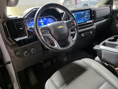 Used 2025 Chevrolet Silverado 1500 LT RWD image 17