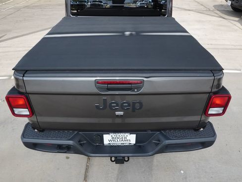 Used 2025 Jeep Gladiator Sport AWD/4WD image 10