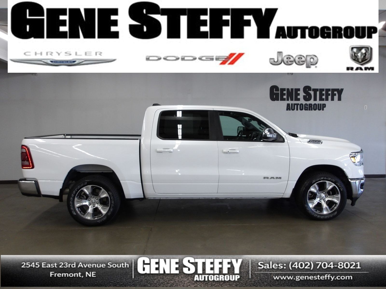 Used 2024 RAM 1500 Laramie AWD/4WD image 1