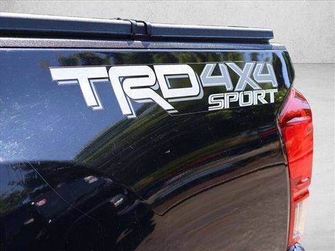Used 2017 Toyota Tacoma TRD Sport AWD/4WD image 25