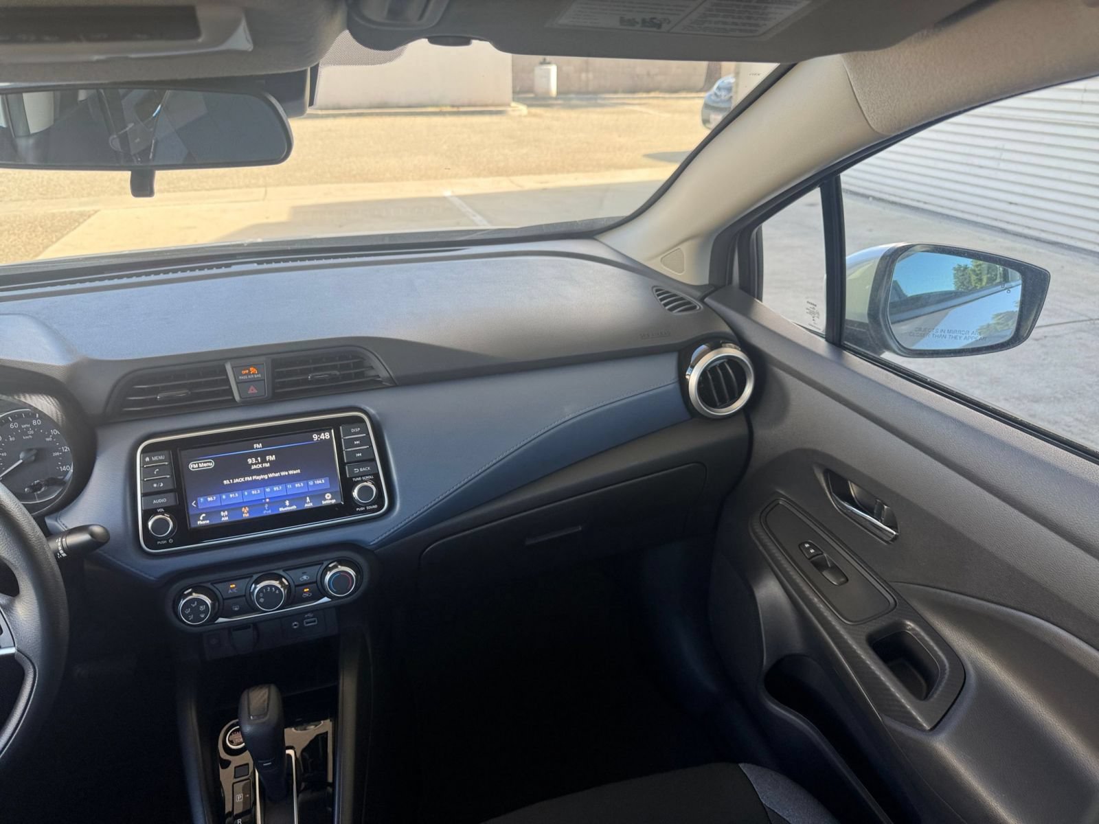 Used 2025 Nissan Versa SV FWD image 33