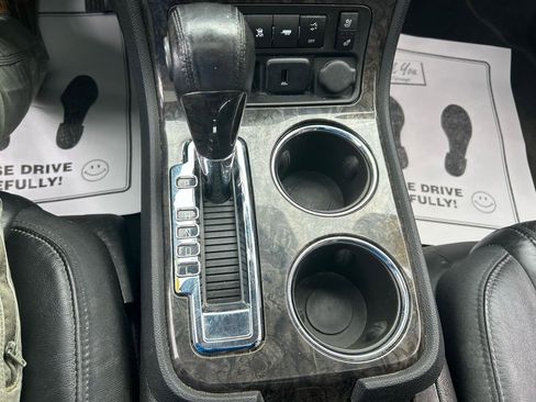 Used 2011 GMC Acadia Denali image 28