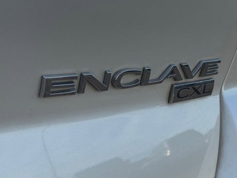 Used 2011 Buick Enclave CXL image 29