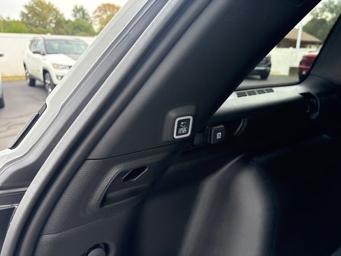 New 2025 Jeep Grand Cherokee Laredo X w/ Luxury Tech Group I image 22