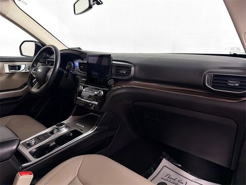 Used 2022 Ford Explorer Limited image 29