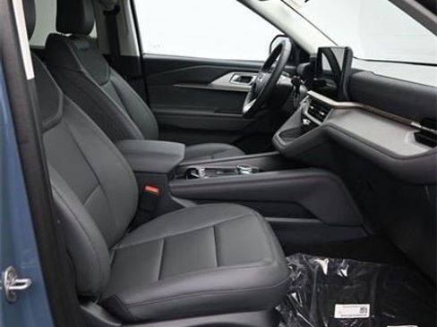 New 2026 Ford Explorer Active w/ Active Comfort Package image 17