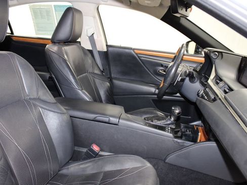 Used 2020 Lexus ES 350 Luxury image 27