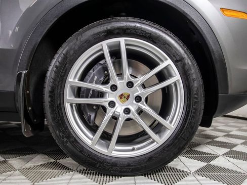 Used 2023 Porsche Cayenne AWD/4WD image 42