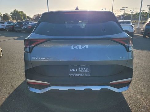 Used 2023 Kia Sportage LX AWD/4WD image 5
