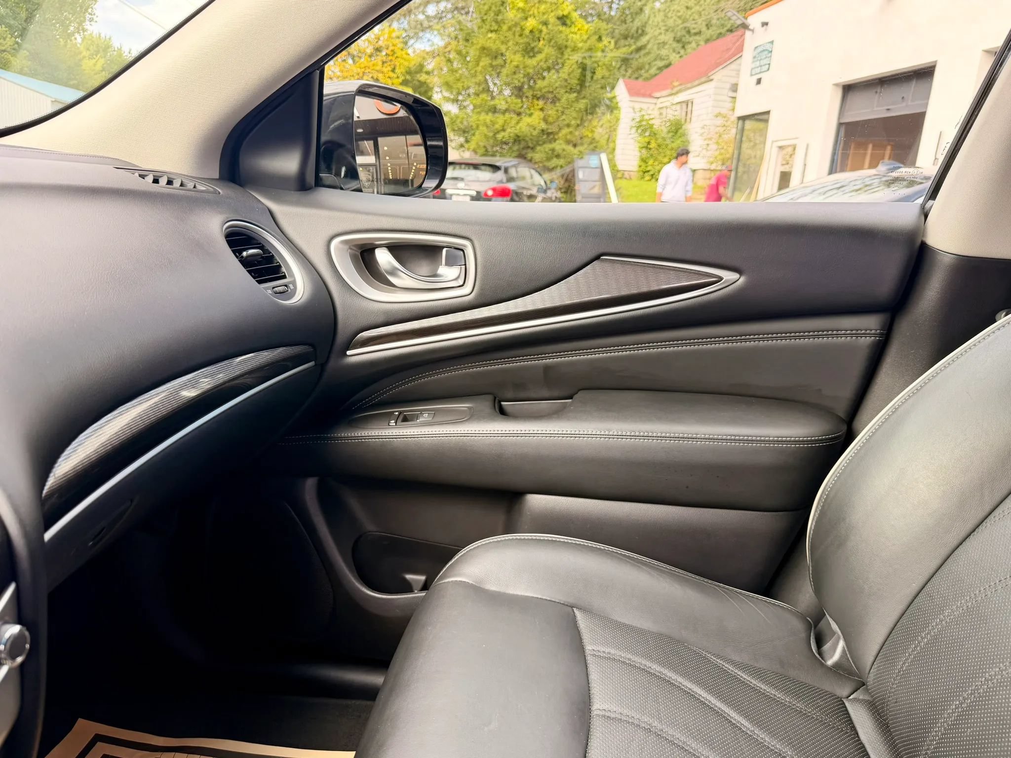 Used 2016 INFINITI QX60 Luxe AWD/4WD image 18