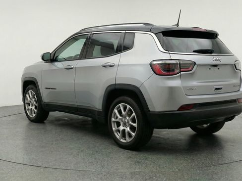 Used 2025 Jeep Compass Limited image 6