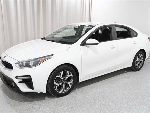 Used 2021 Kia Forte LXS image 3