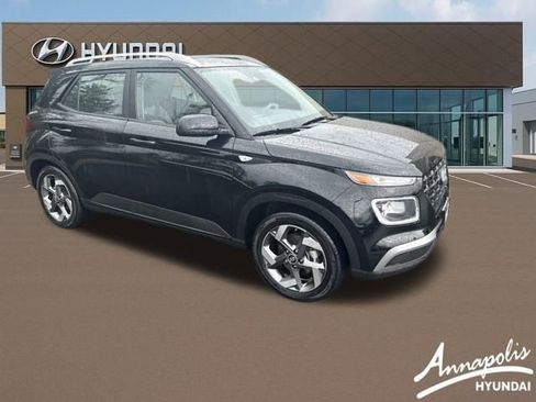 Certified 2024 Hyundai Venue SEL image 7