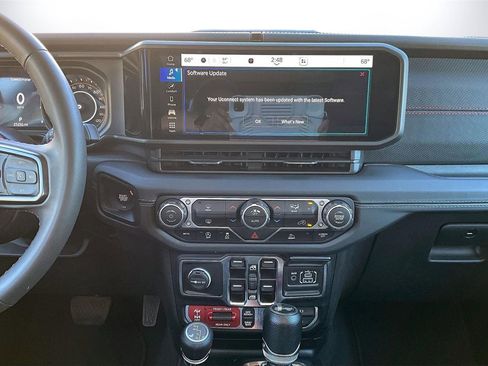 Used 2024 Jeep Wrangler Unlimited Rubicon image 11