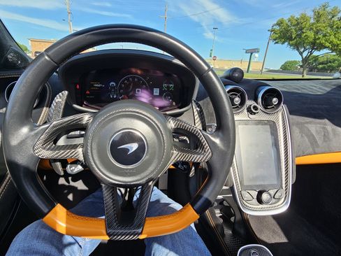 Used 2019 McLaren 570S Spider image 44