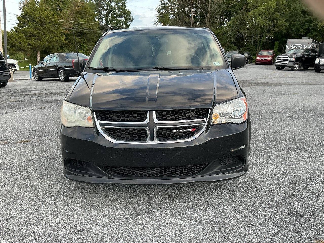 Used 2012 Dodge Grand Caravan SE FWD image 2
