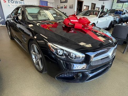 Used 2017 Mercedes-Benz SL 550 image 18