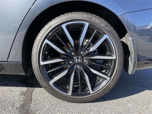Used 2024 Honda Accord Touring image 9