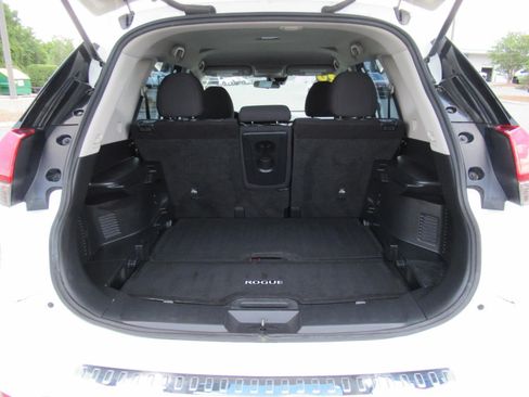 Used 2020 Nissan Rogue S FWD image 32