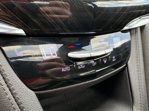 Used 2021 Cadillac XT6 Premium Luxury FWD image 21