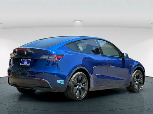 Used 2025 Tesla Model Y Long Range RWD image 6