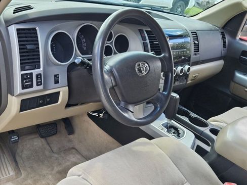Used 2008 Toyota Sequoia SR5 w/ Towing Pkg AWD/4WD image 9