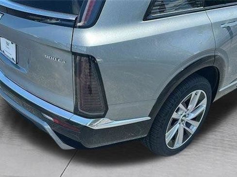 New 2026 Cadillac Vistiq Luxury image 12