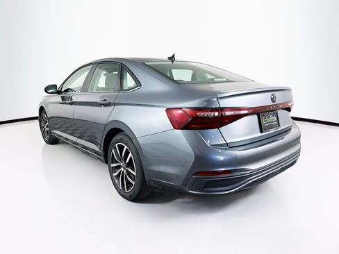 Used 2025 Volkswagen Jetta SE image 5