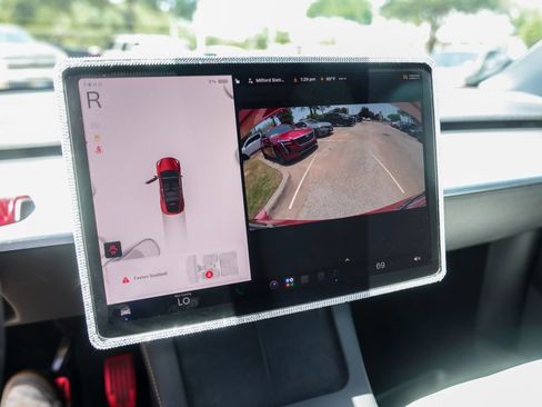 Used 2023 Tesla Model Y Long Range AWD/4WD image 15