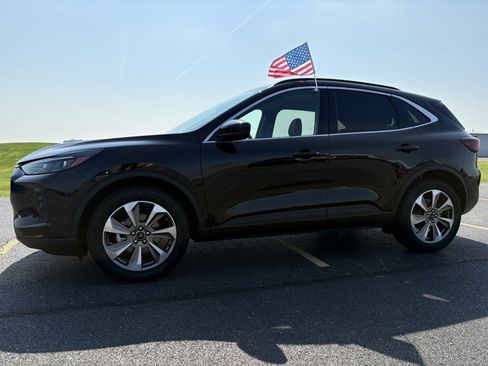 Used 2024 Ford Escape Platinum image 36