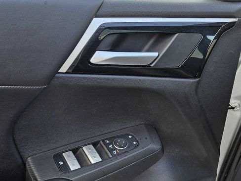 Used 2024 Mitsubishi Outlander SE FWD image 19