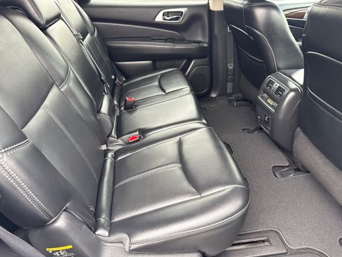 Used 2015 Nissan Pathfinder SL FWD image 16