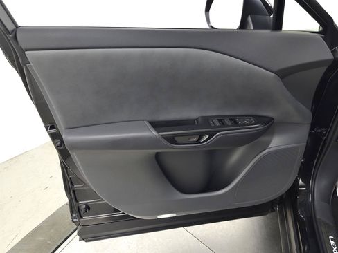 Certified 2025 Lexus RZ 300e w/ Accessory Package (2T) FWD image 14