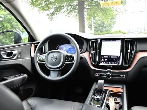 Used 2024 Volvo XC60 B5 Plus w/ Climate Package AWD/4WD image 15